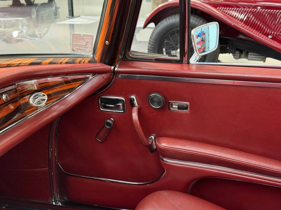 Bild 4/22 von Mercedes-Benz 280 SE 3,5 (1970)