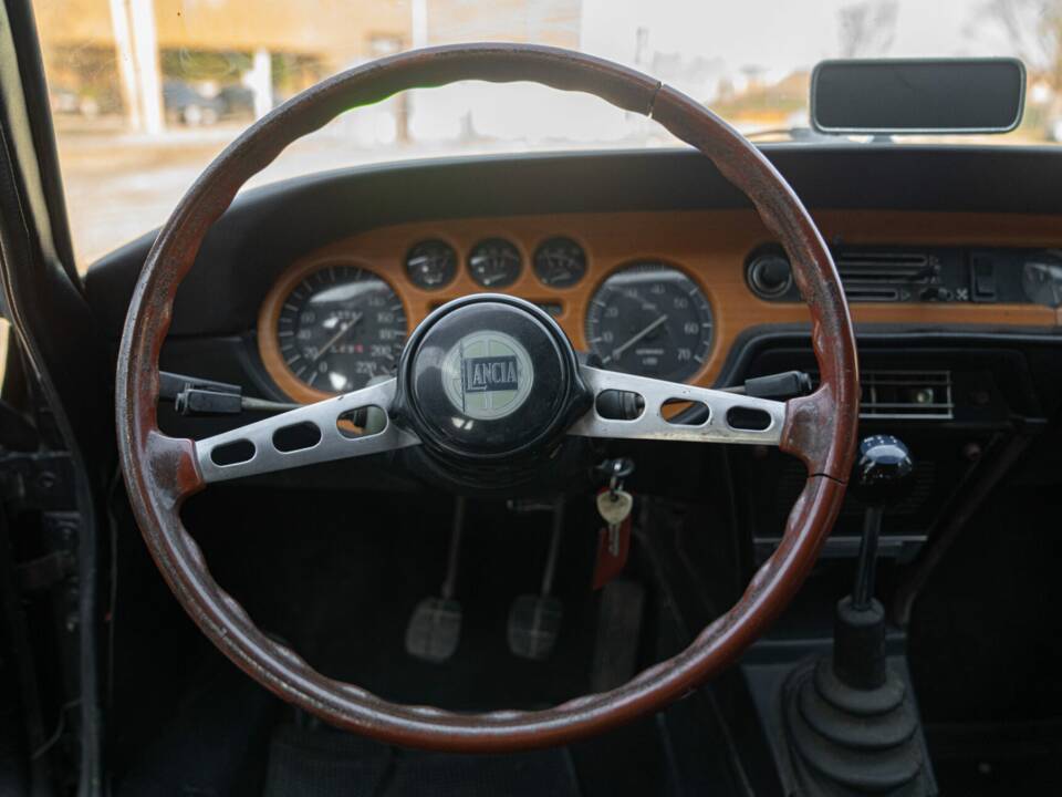 Image 35/44 of Lancia Fulvia Sport 1.6 (Zagato) (1972)