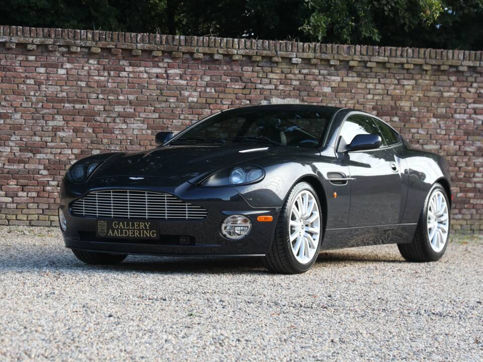 Afbeelding 17/50 van Aston Martin V12 Vanquish (2003)