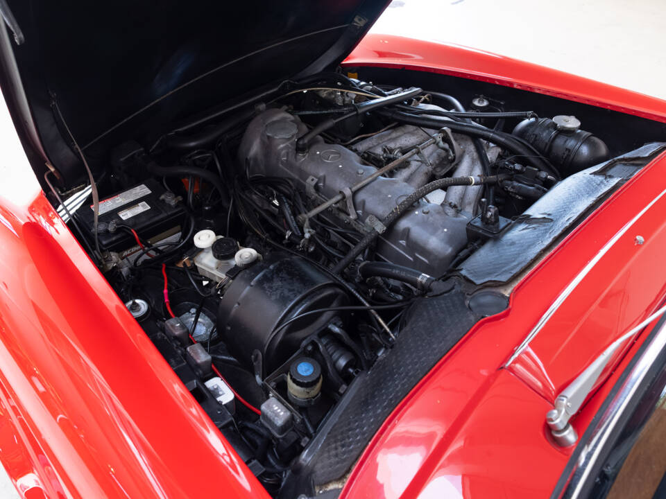 Image 28/30 of Mercedes-Benz 280 SL (1968)