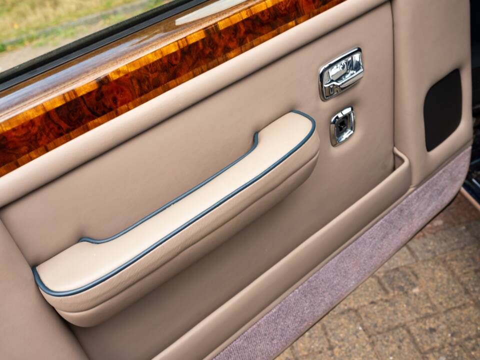 Imagen 42/50 de Rolls-Royce Silver Spirit (1988)