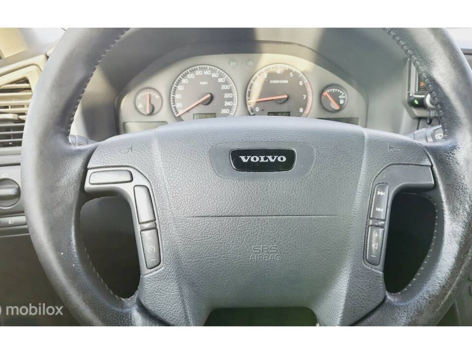 Bild 24/29 von Volvo XC70 2.4T (2001)