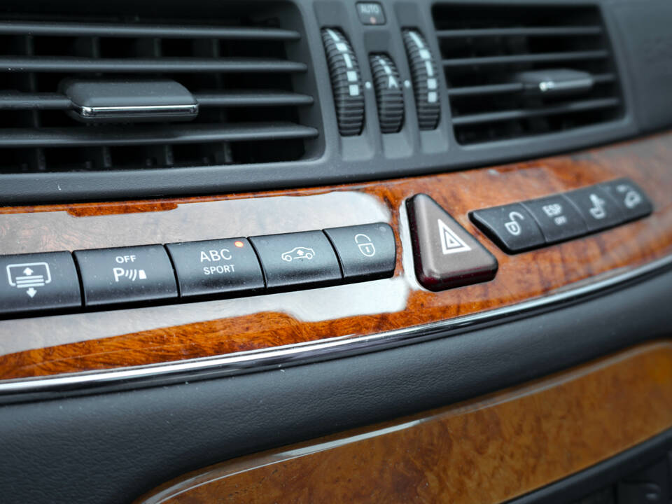 Image 20/51 of Mercedes-Benz S 65 AMG L (2004)