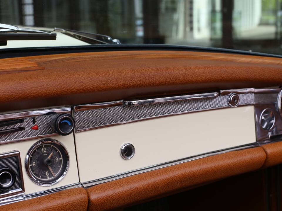 Imagen 34/50 de Mercedes-Benz 230 SL (1965)