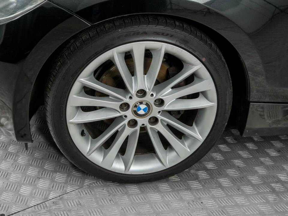Image 23/50 de BMW 120i (2008)