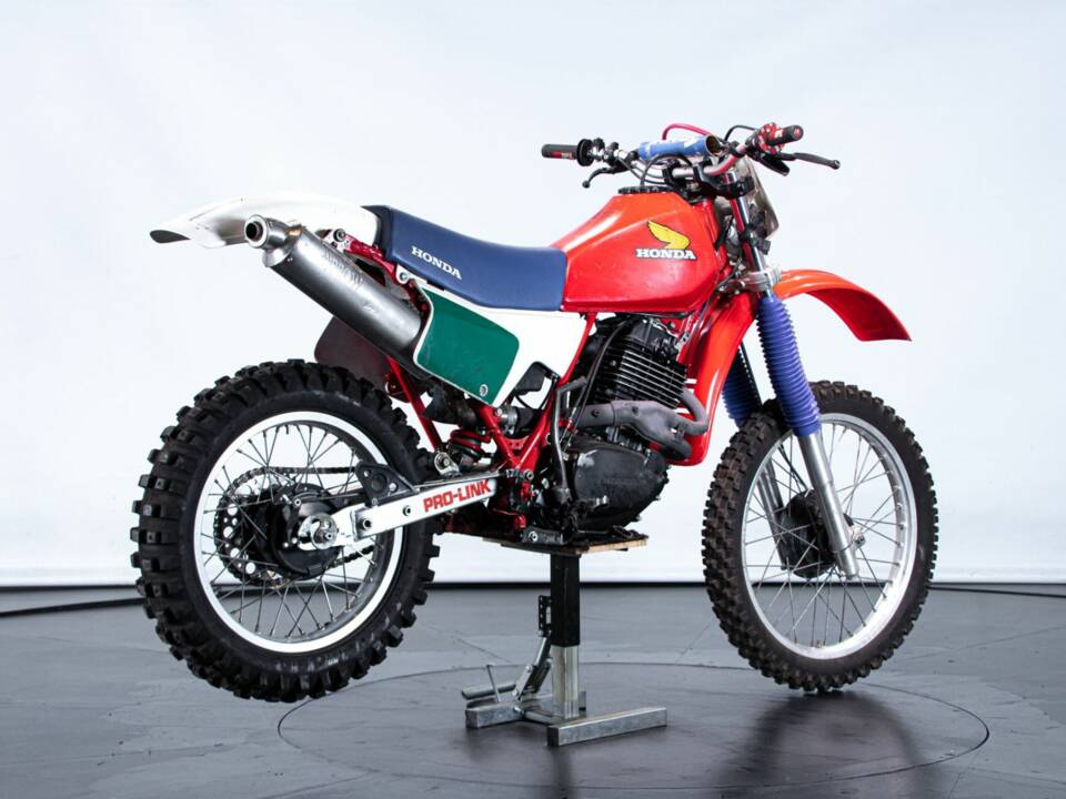 Image 5/9 of Honda DUMMY (1989)