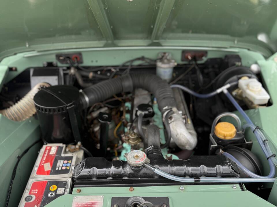 Image 12/20 of Land Rover 88 (1977)