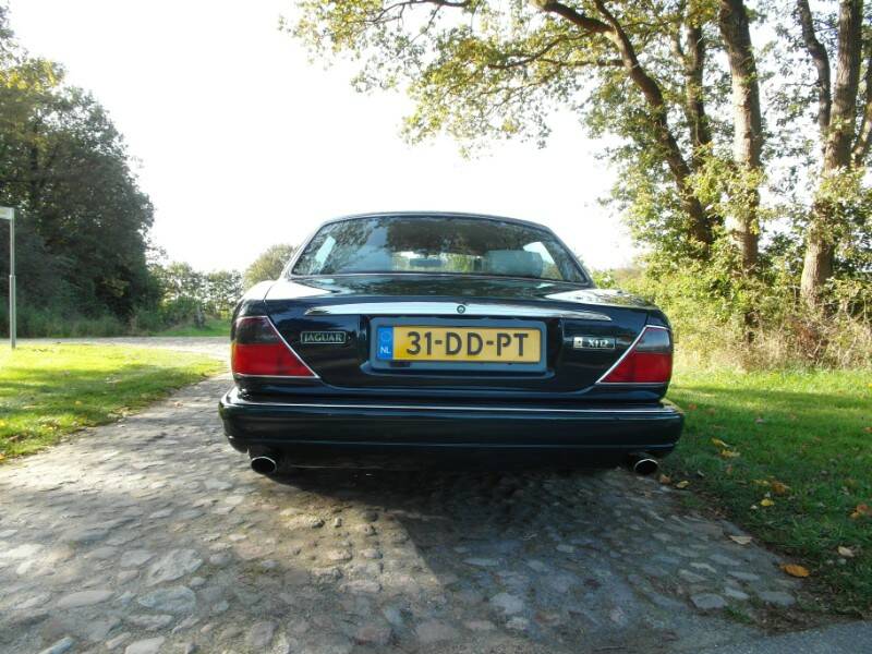 Imagen 69/76 de Jaguar XJ12 6.0 (1995)