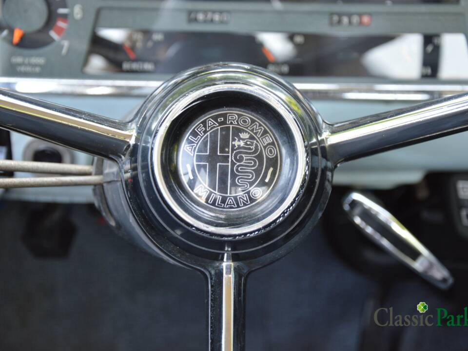 Image 31/50 de Alfa Romeo Giulia 1300 (1967)