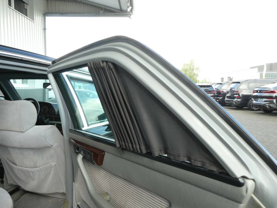 Image 22/22 of Mercedes-Benz 500 SEL Guard (1991)