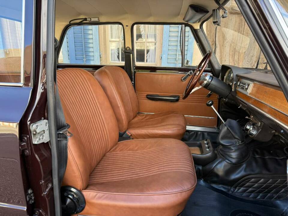 Image 7/21 of Alfa Romeo Giulia Super 1.6 (1972)