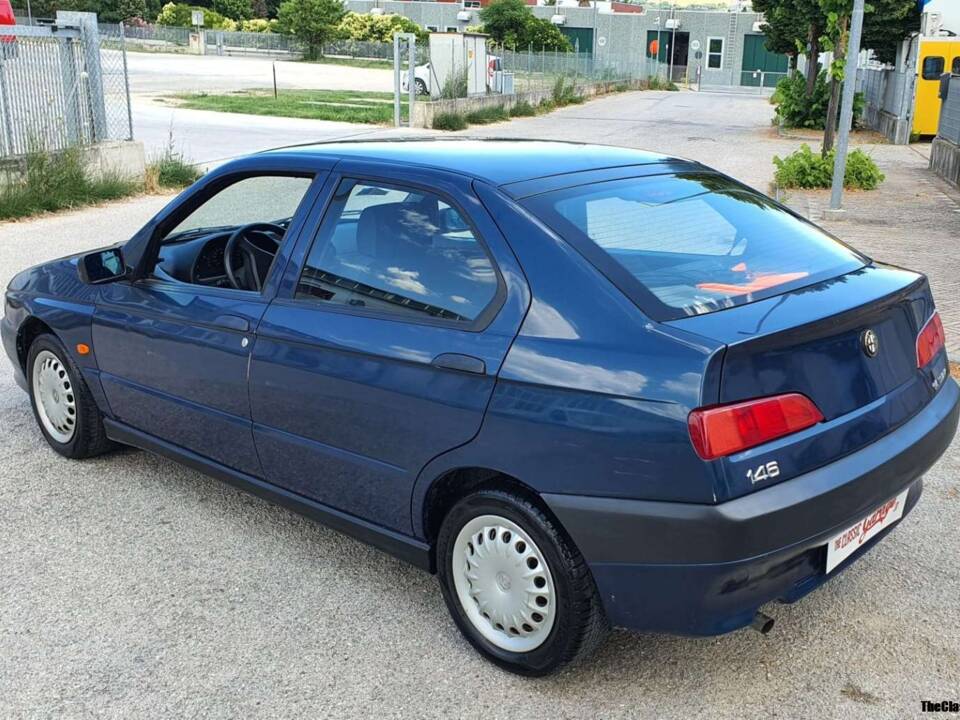 Immagine 9/25 di Alfa Romeo 146 - 1.4 T Spark (1997)