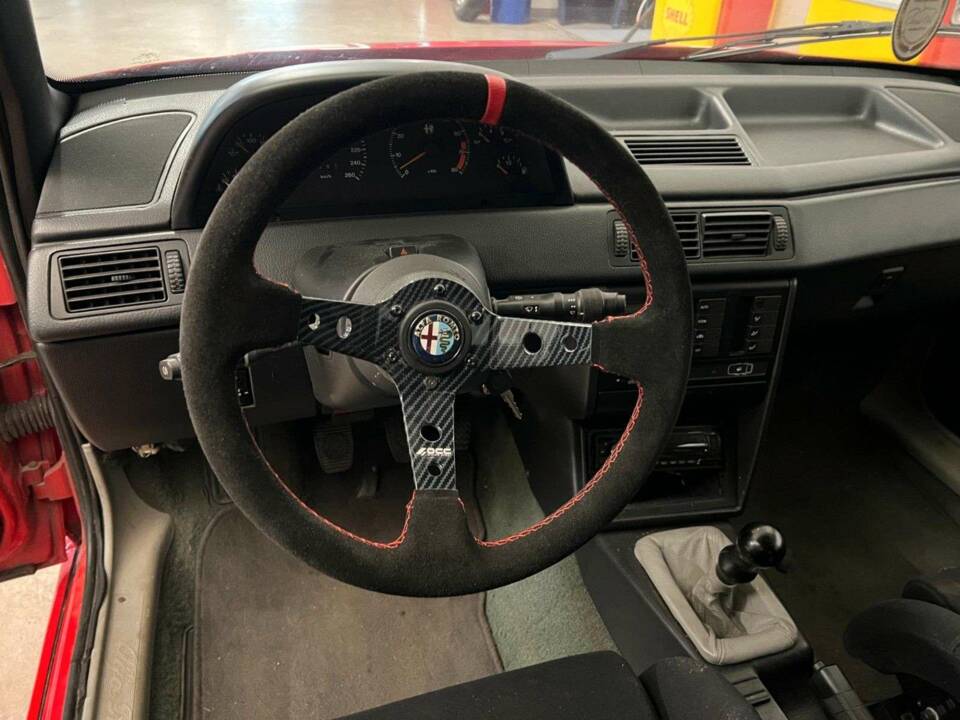 Image 9/18 de Alfa Romeo 155 2.5 V6 (1994)