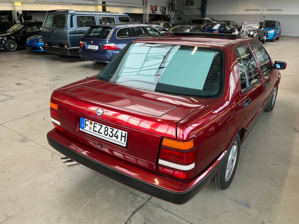 Image 30/47 of Lancia Thema 8.32 (1989)