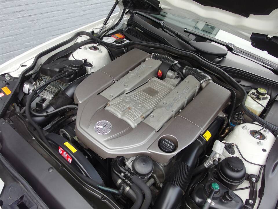 Image 76/97 de Mercedes-Benz SL 55 AMG (2003)