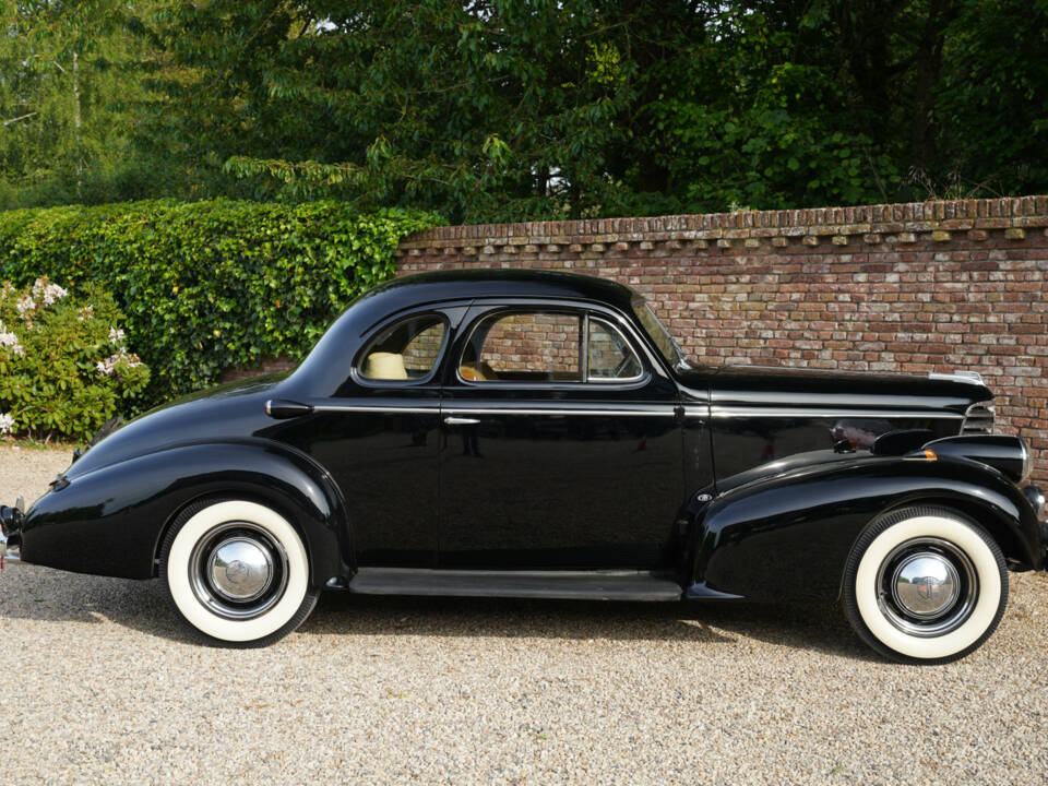 Image 24/50 of Oldsmobile F-Series Business Coupe (1938)