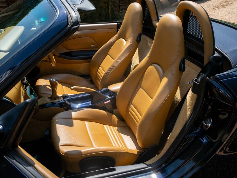 Immagine 38/50 di Porsche Boxster (2004)