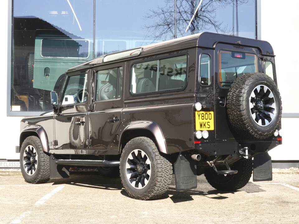 Bild 9/23 von Land Rover Defender 90 Works V8 (2014)