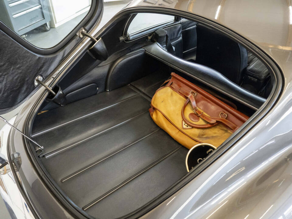 Image 10/15 of Jaguar E-Type (1969)
