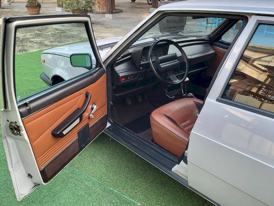 Image 16/51 of Alfa Romeo Giulietta 1.3 (1979)