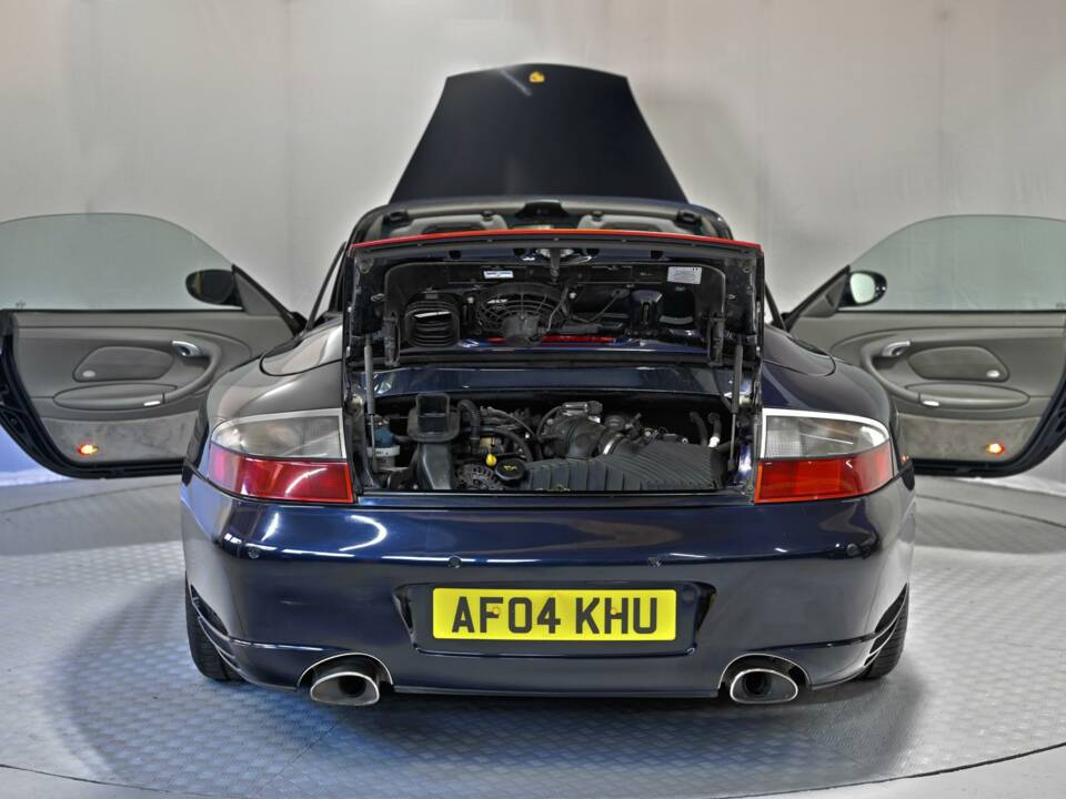 Bild 19/50 von Porsche 911 Carrera 4S (2004)