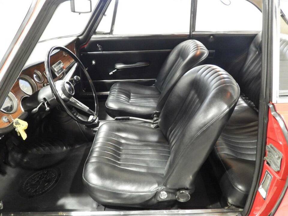 Image 5/15 of Alfa Romeo Giulia GT 1300 Junior (1968)