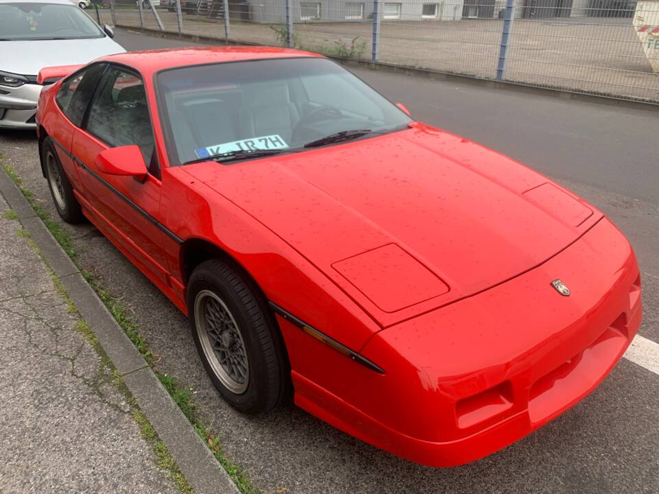 Image 22/55 of Pontiac Fiero GT (1988)