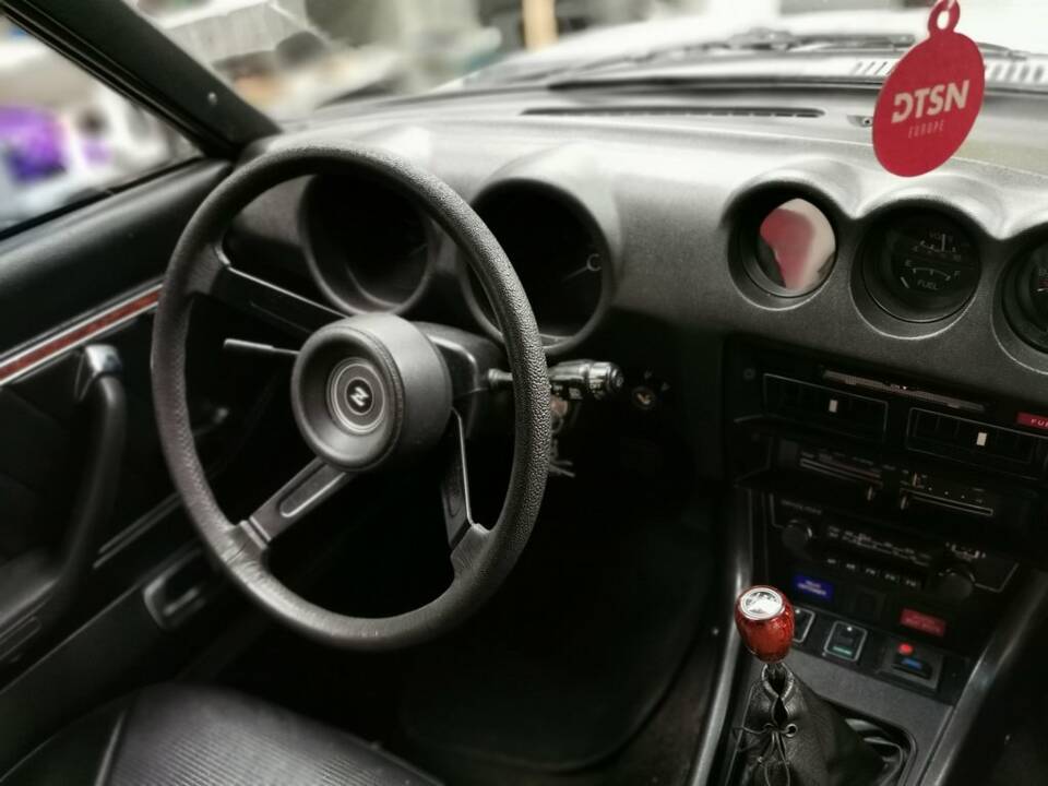 Image 8/8 of Datsun 280 Z (1977)