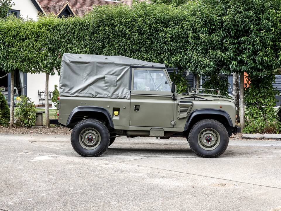 Bild 19/41 von Land Rover Defender 90 Td5 (1998)