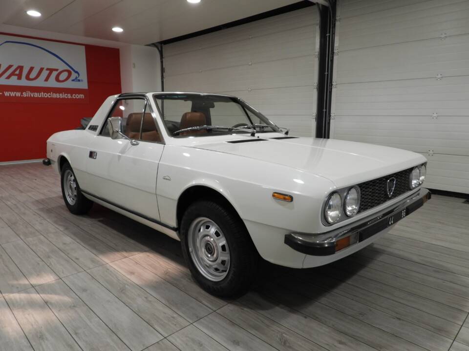 Image 7/51 of Lancia Beta Spider 1600 (1977)