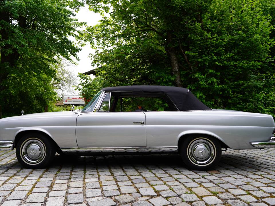 Bild 8/13 von Mercedes-Benz 220 SE b (1962)