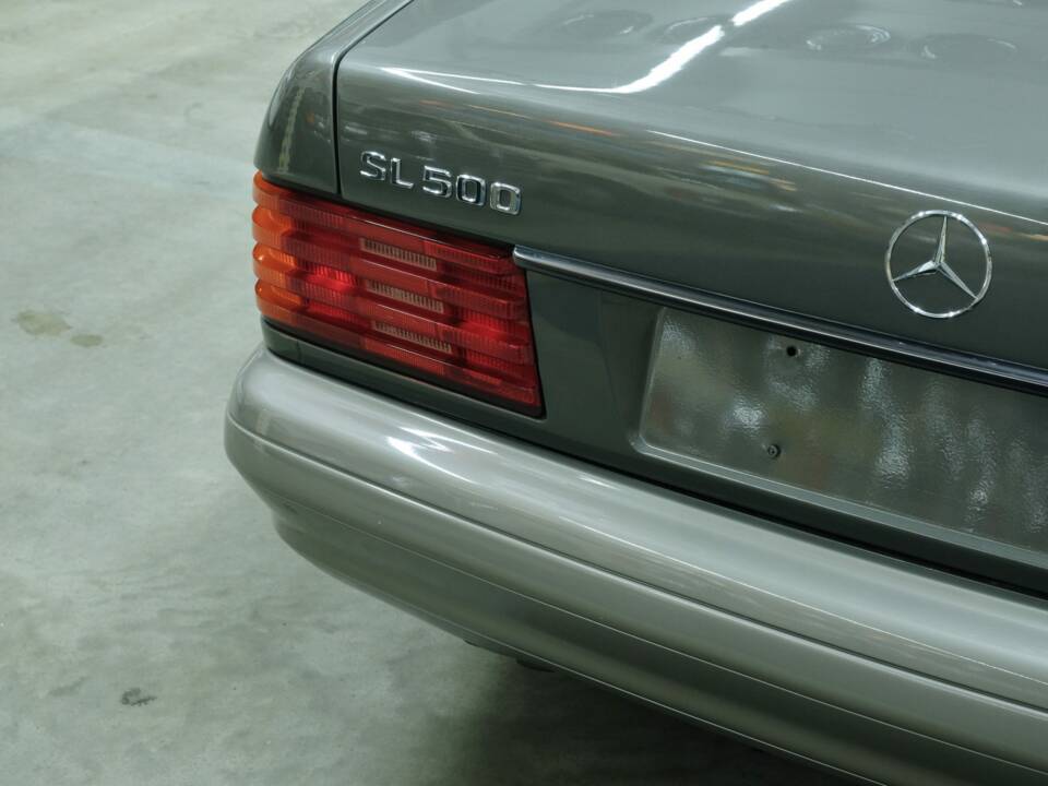 Image 19/50 of Mercedes-Benz SL 500 (1994)