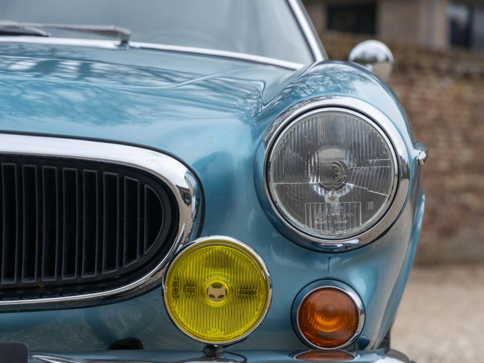 Image 28/50 of Volvo 1800 ES (1972)