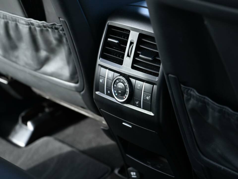 Image 44/49 of Mercedes-Benz ML 63 AMG (2013)