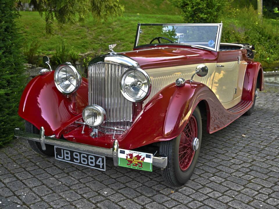 Immagine 2/50 di Bentley 4 1/4 Litre (1936)