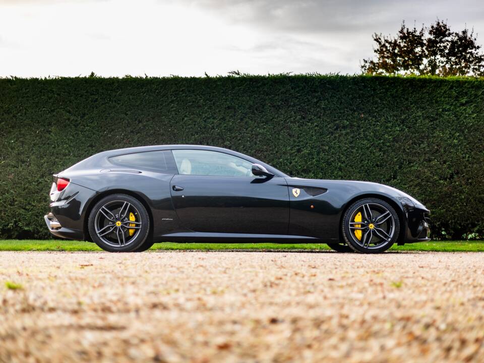 Bild 18/50 von Ferrari FF (2012)