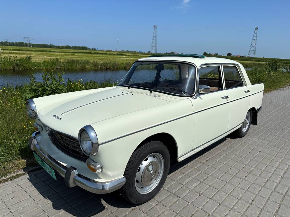 Image 2/50 of Peugeot 404 (1973)