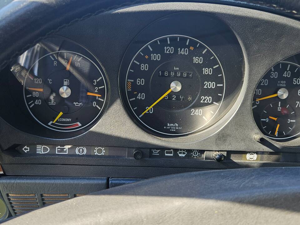 Image 16/22 of Mercedes-Benz 300 SL (1988)