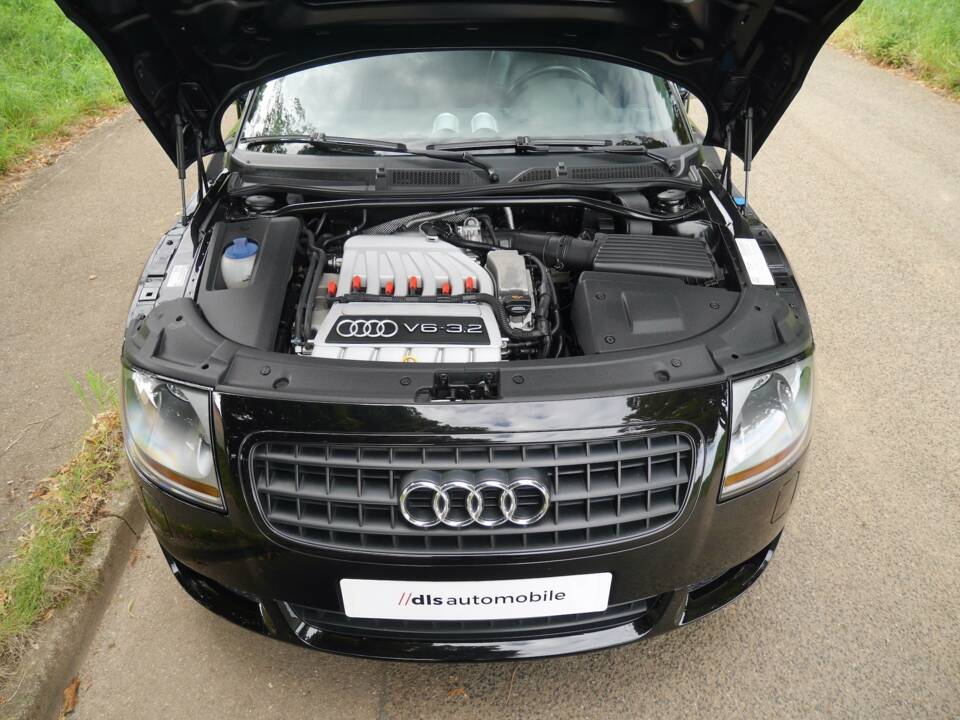 Image 31/35 of Audi TT 3.2 quattro (2004)