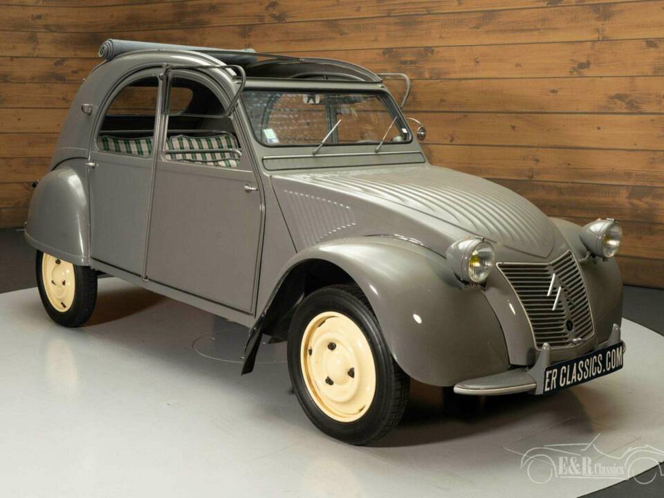 Image 4/19 of Citroën 2 CV France 3 (1953)
