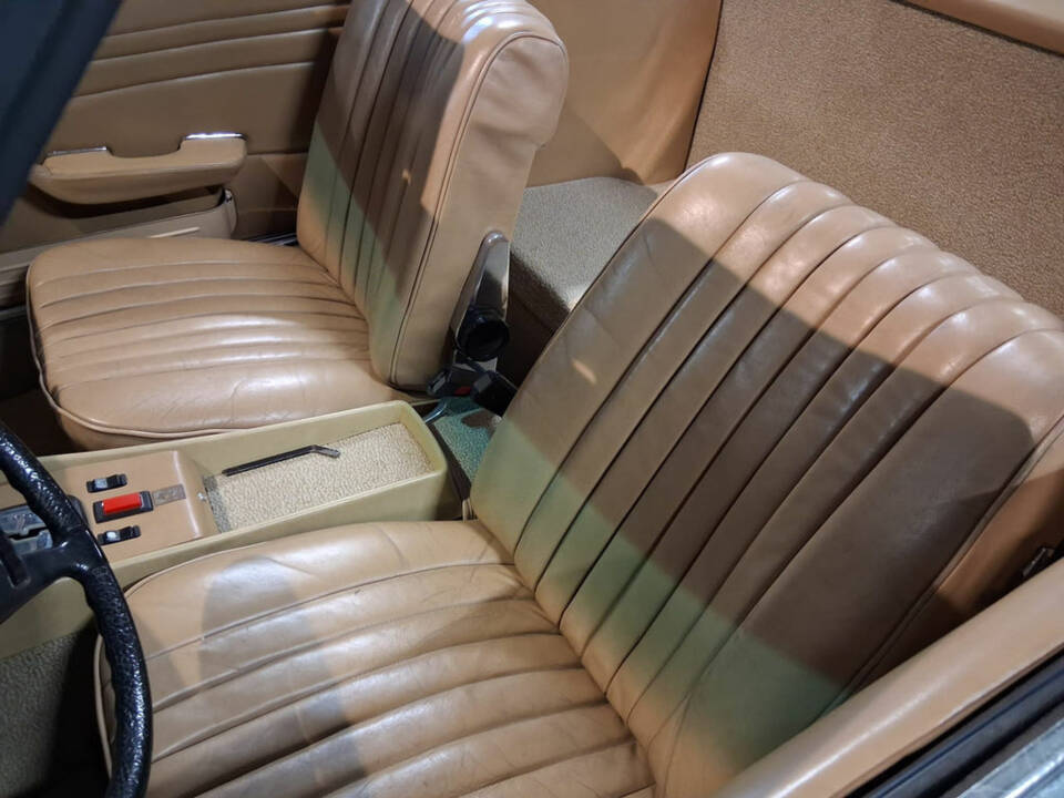 Afbeelding 6/6 van Mercedes-Benz 350 SL (1972)