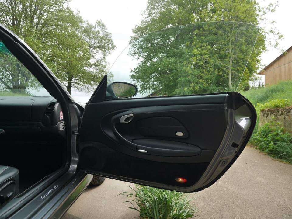 Bild 18/26 von Porsche 911 Carrera 4S (1900)