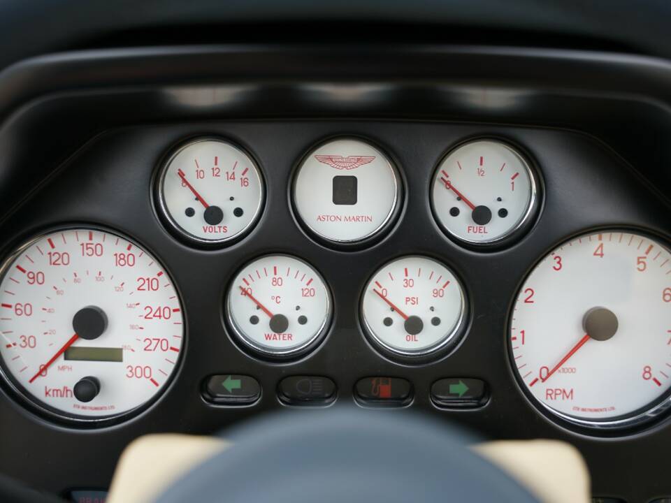 Bild 32/50 von Aston Martin V8 Zagato Vantage Volante (1990)