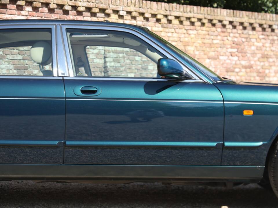 Bild 50/50 von Jaguar XJ 8 4.0 Executive (2001)