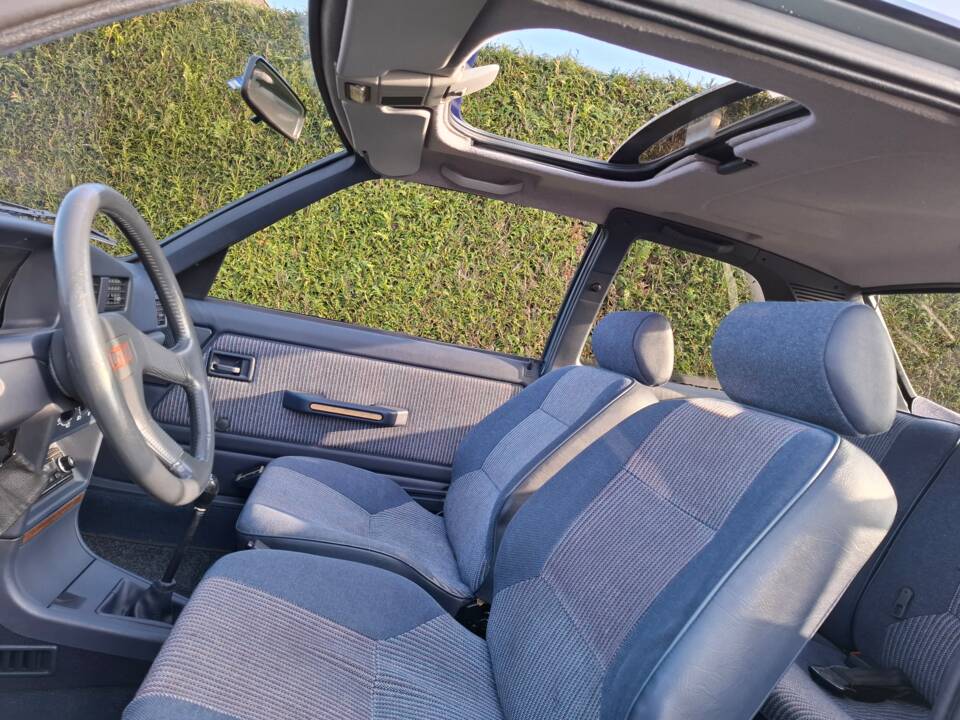 Image 20/27 de Peugeot 309 (1990)