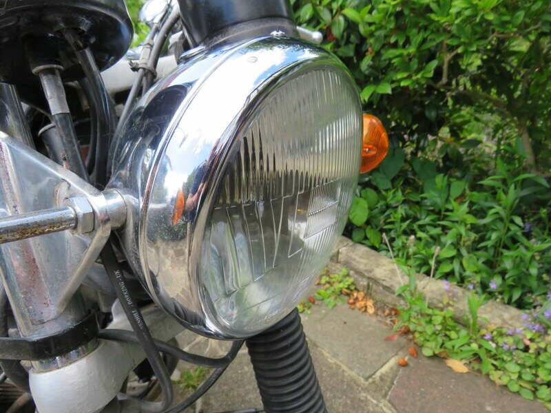 Image 11/47 of Norton Commando 850 Roadster (1974)
