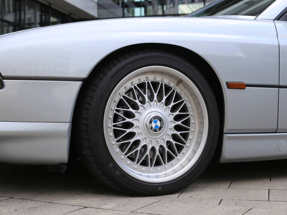 Afbeelding 23/33 van BMW 840i (1994)