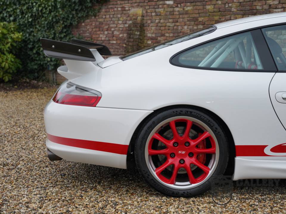 Image 41/50 of Porsche 911 GT3 RS Clubsport (2004)