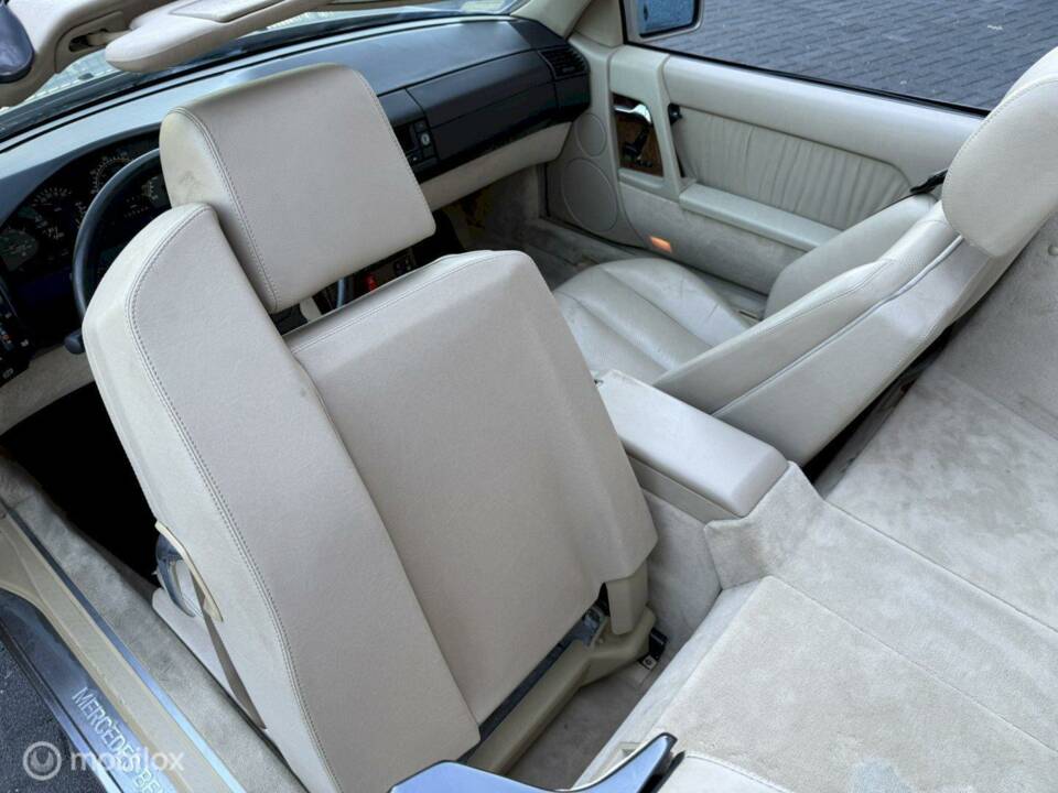 Image 16/35 of Mercedes-Benz 500 SL (1993)