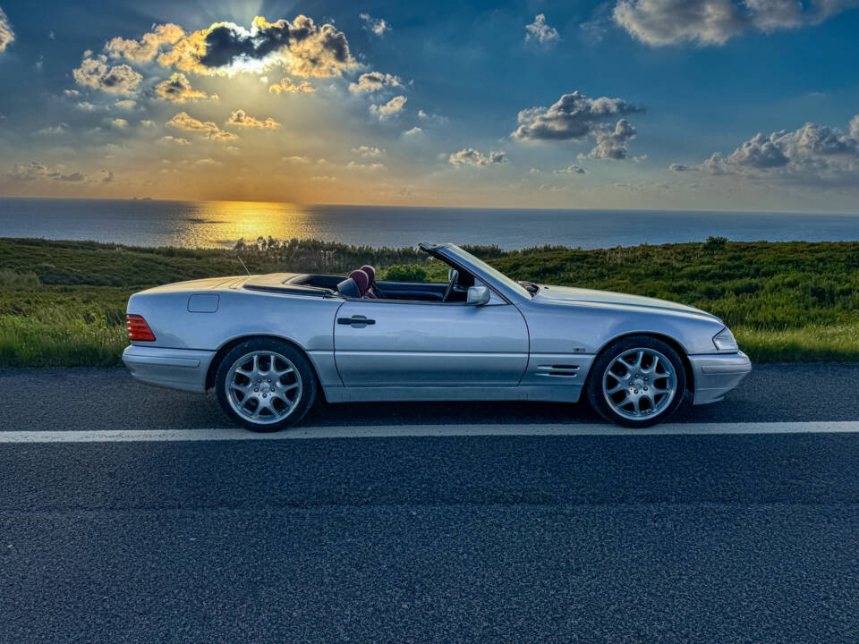 Image 14/23 of Mercedes-Benz SL 320 (1996)